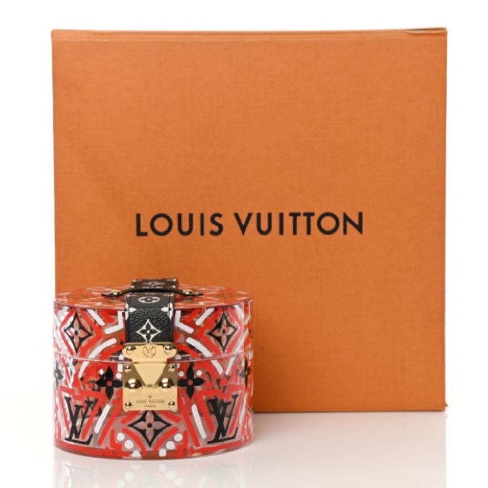 AUTHENTIC. LV monogram scott box. Great condition. Scarf was sold separately